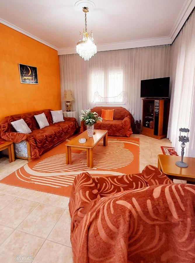 "Home Sweet Home" 3 Bedrooms Big House 110M Free Indoor Parking! เทสซาโลนิกิ ภายนอก รูปภาพ