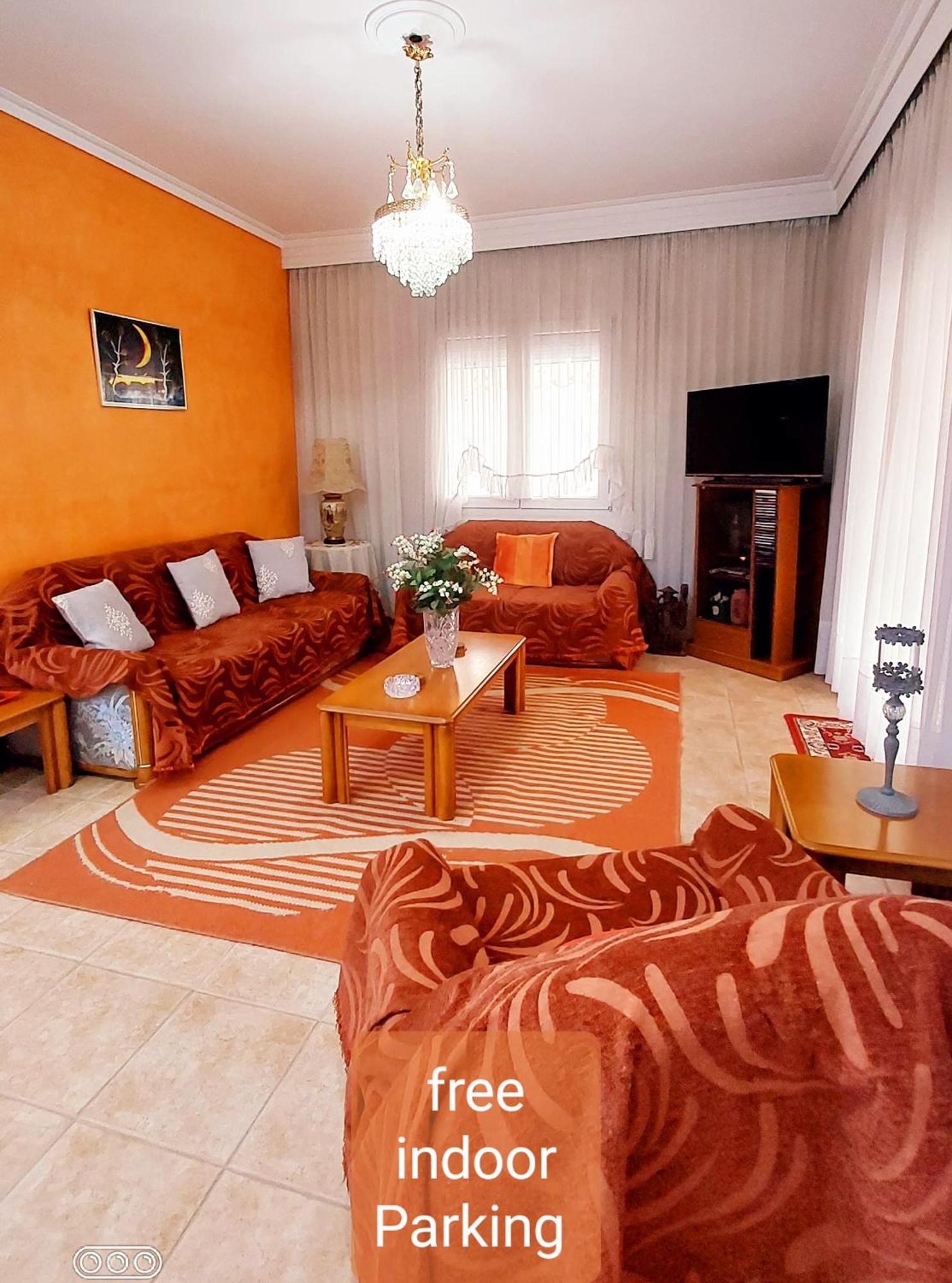 "Home Sweet Home" 3 Bedrooms Big House 110M Free Indoor Parking! เทสซาโลนิกิ ภายนอก รูปภาพ